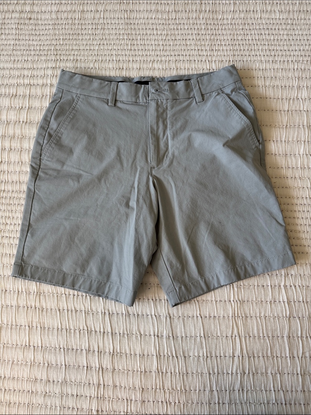 Vineyard Vines Men's Flat Front Gray Shorts